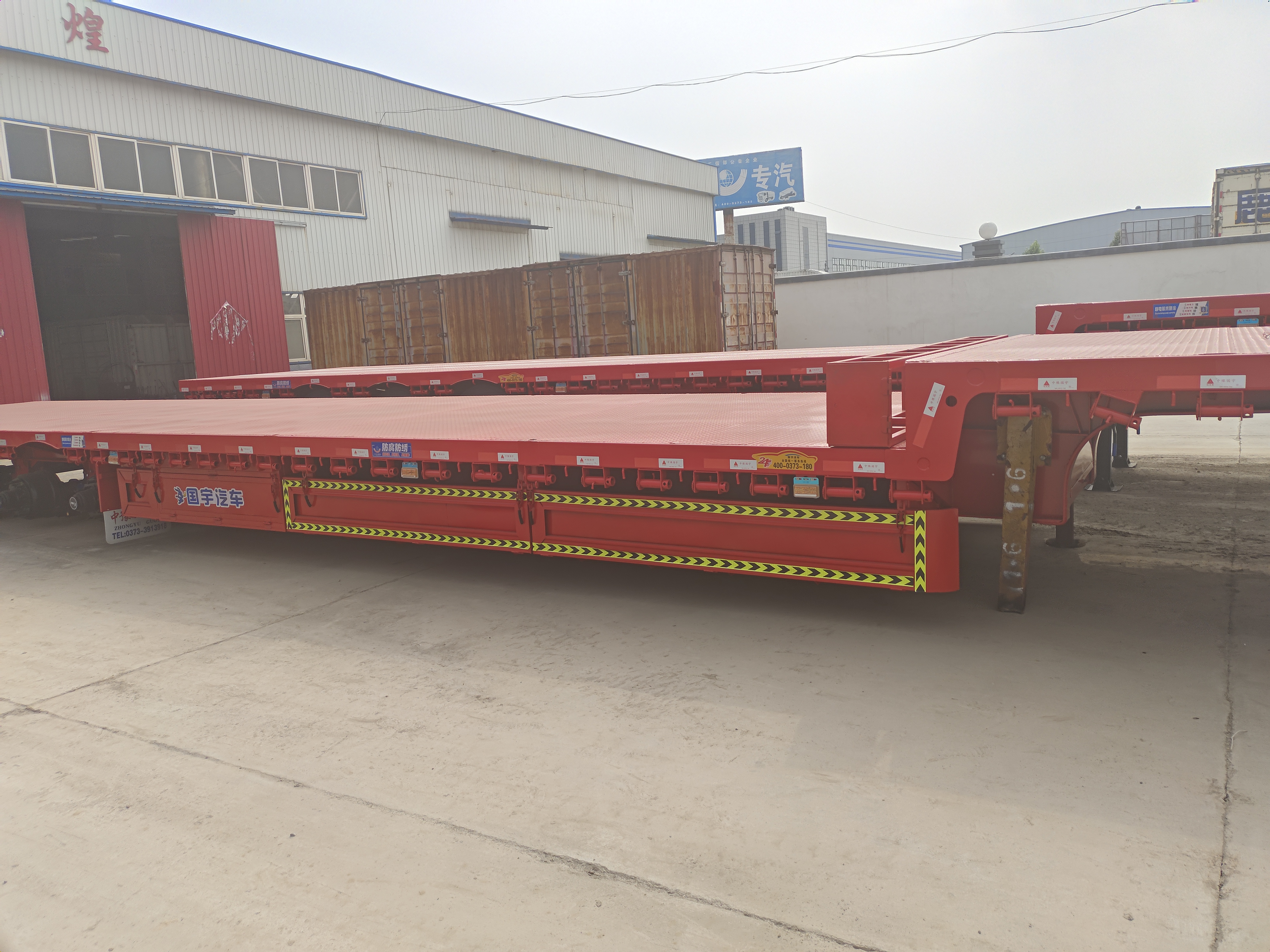 獨家特惠！超低價銷售13.75米低平板半掛車，限時搶購！